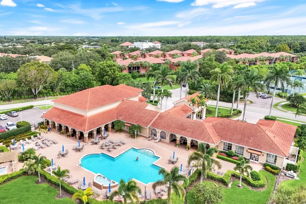 6635 Huntington Lakes Circle Naples FL 34119