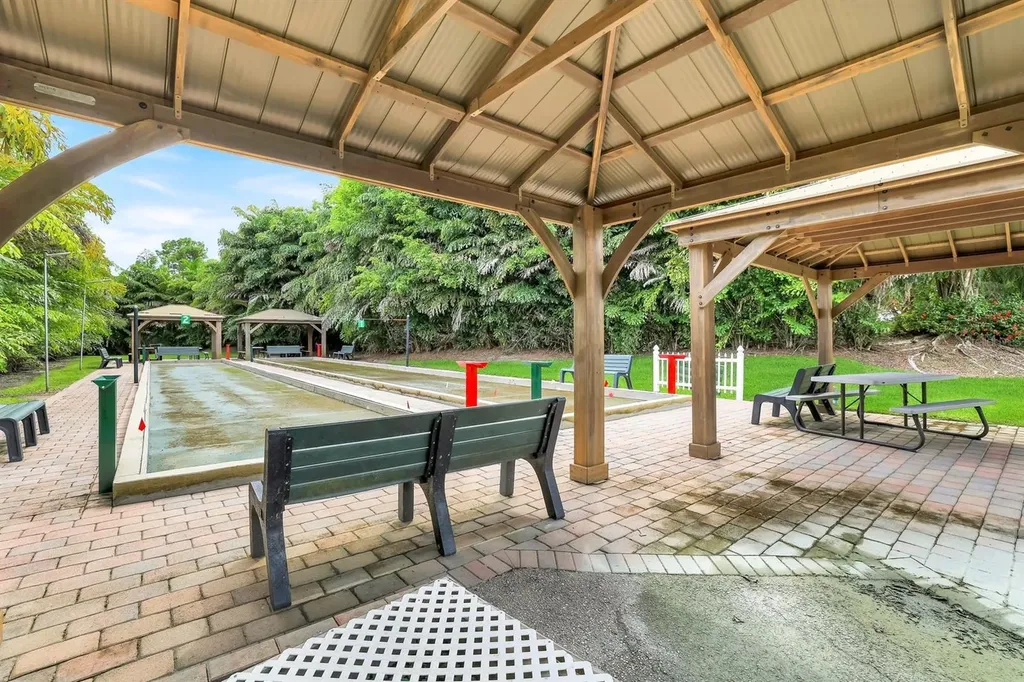 6635 Huntington Lakes Circle Naples FL 34119