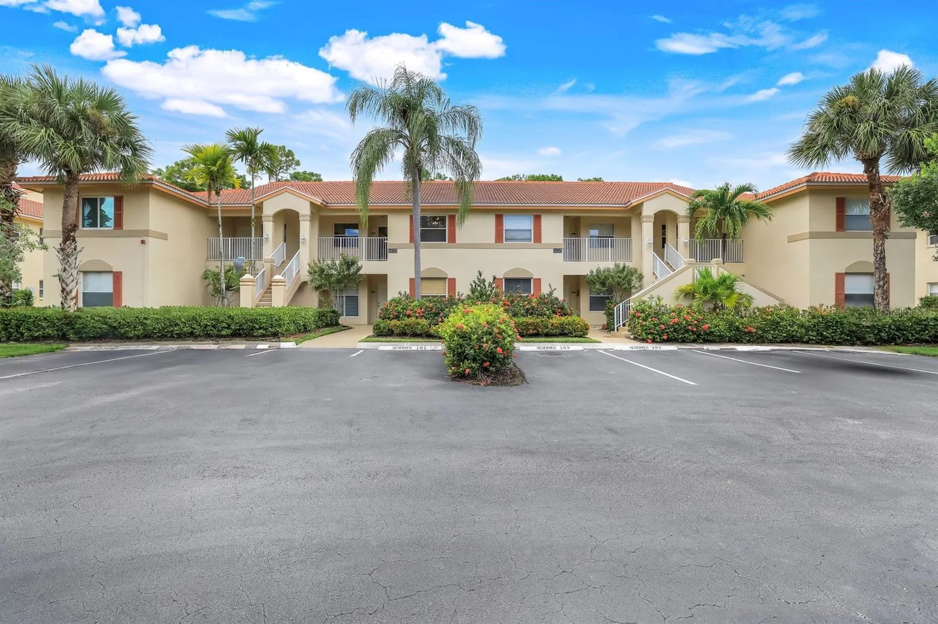 6635 Huntington Lakes Circle Naples FL 34119