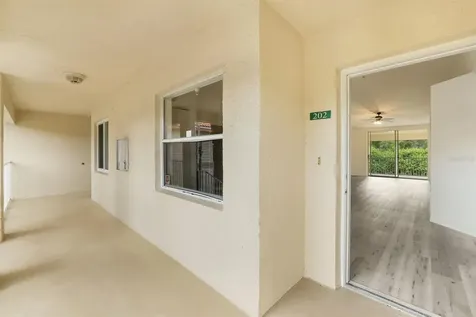 6635 Huntington Lakes Circle Naples FL 34119