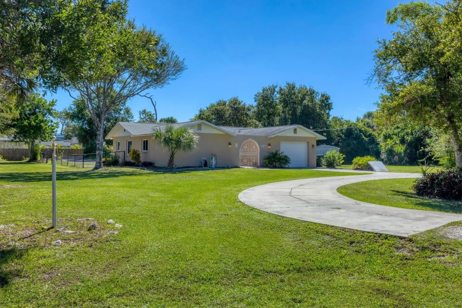 1135 Range Road Englewood FL 34224