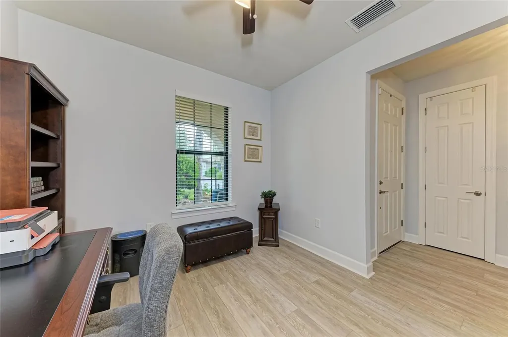 7572 Viola Loop Bradenton FL 34202