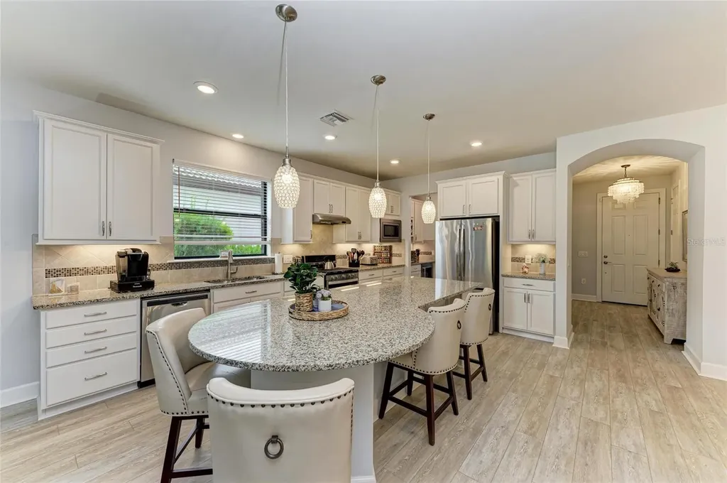 7572 Viola Loop Bradenton FL 34202