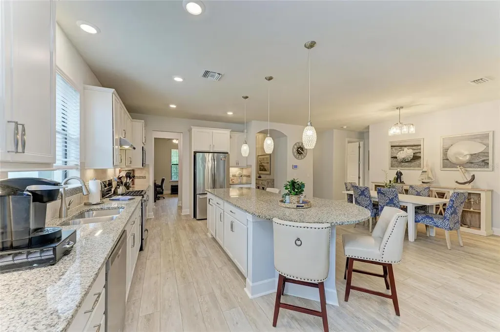 7572 Viola Loop Bradenton FL 34202