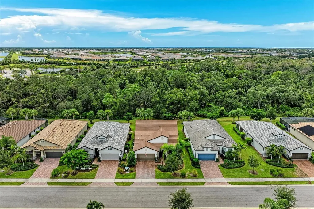 7572 Viola Loop Bradenton FL 34202