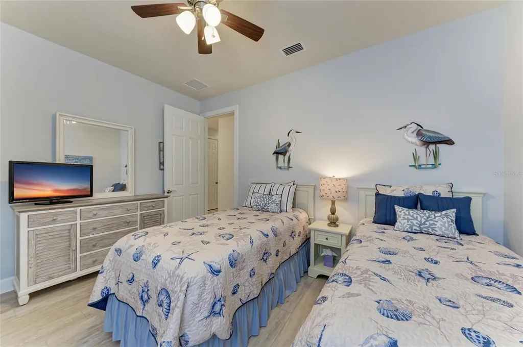 7572 Viola Loop Bradenton FL 34202