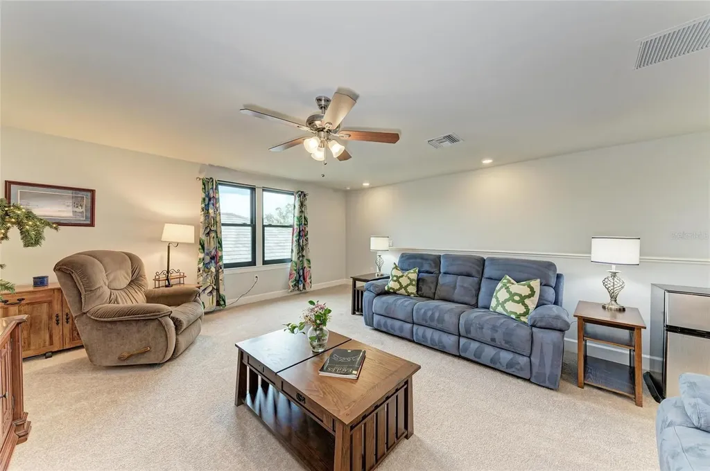 7572 Viola Loop Bradenton FL 34202