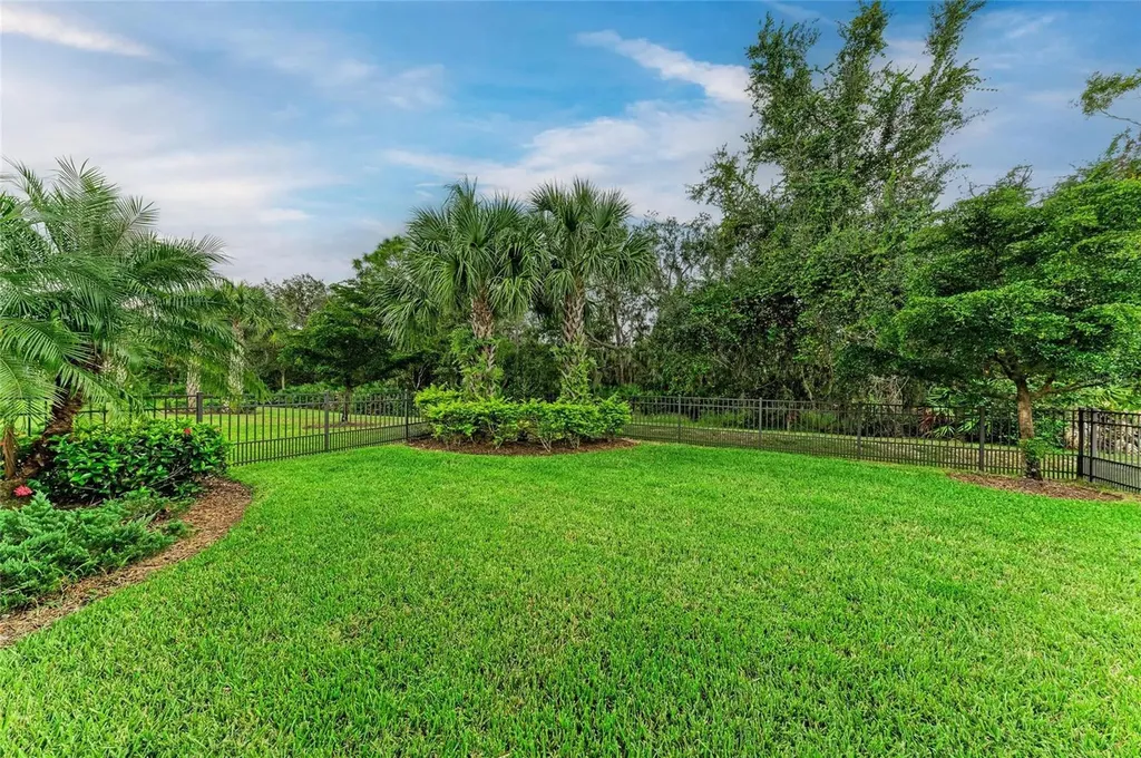7572 Viola Loop Bradenton FL 34202
