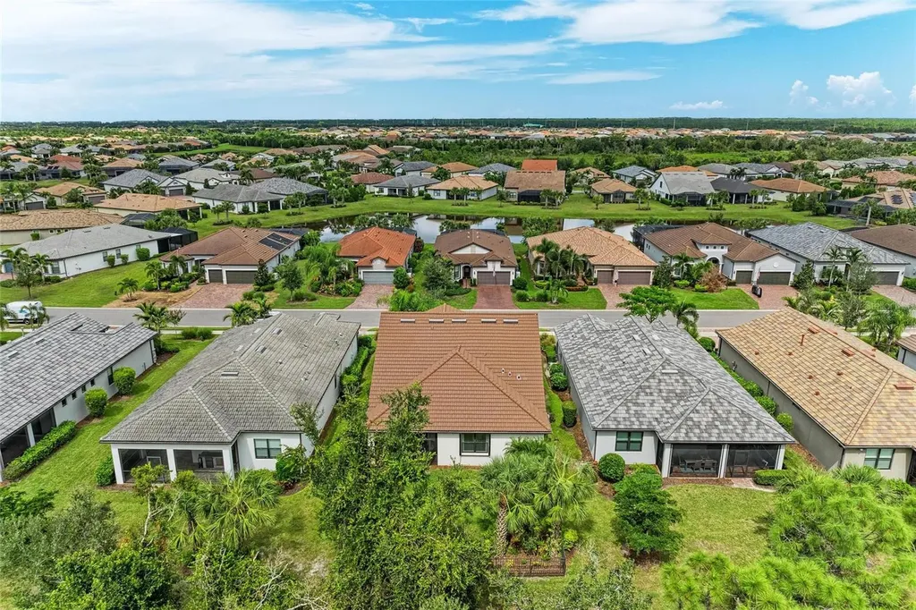 7572 Viola Loop Bradenton FL 34202