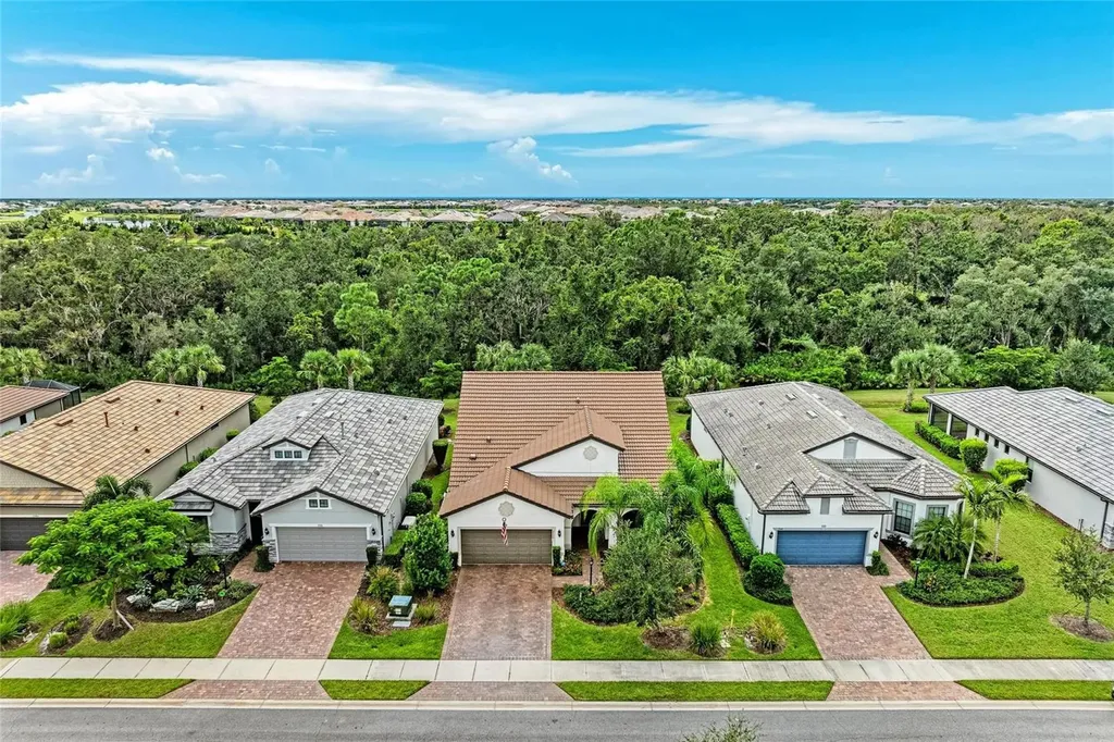 7572 Viola Loop Bradenton FL 34202