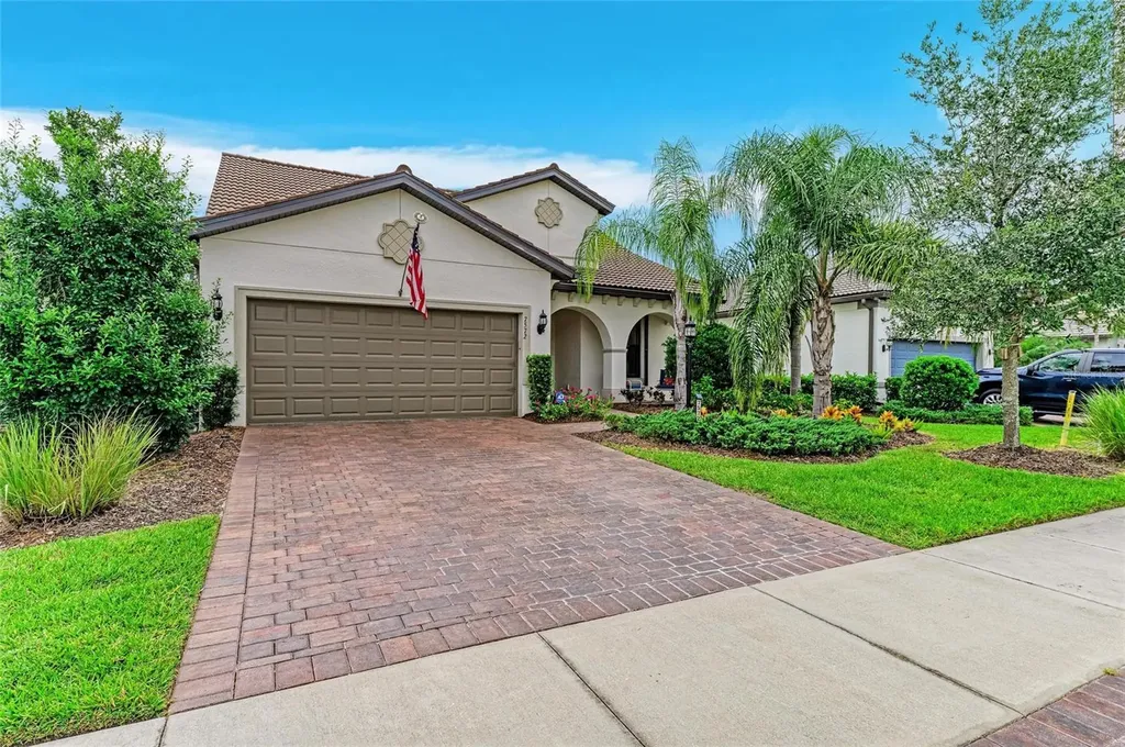 7572 Viola Loop Bradenton FL 34202