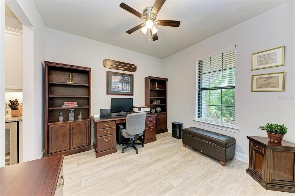7572 Viola Loop Bradenton FL 34202