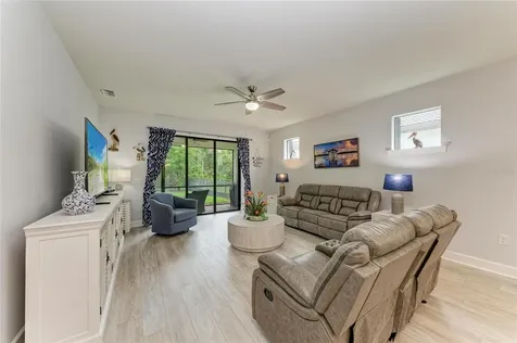 7572 Viola Loop Bradenton FL 34202