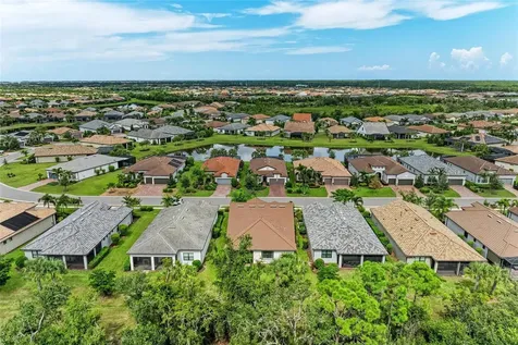 7572 Viola Loop Bradenton FL 34202