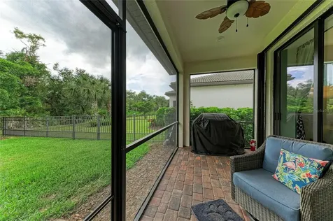 7572 Viola Loop Bradenton FL 34202