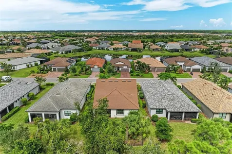 7572 Viola Loop Bradenton FL 34202