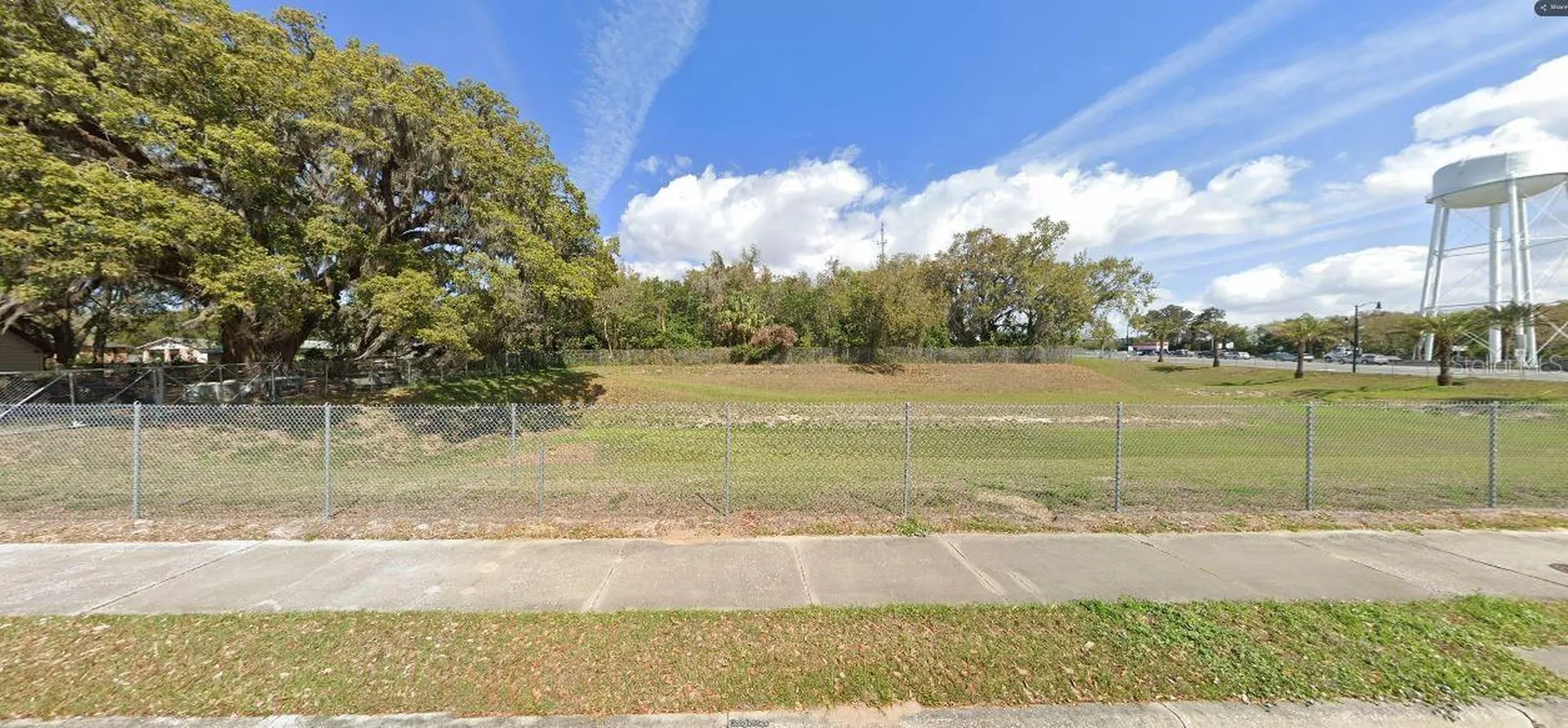 1216 E Main Street Leesburg FL 34748