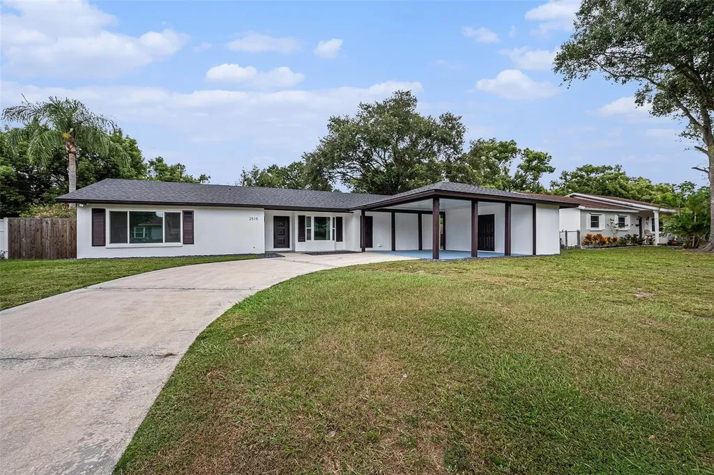 2515 Lake Ellen Circle Tampa FL 33618