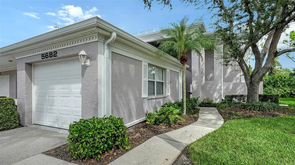 5682 Sheffield Greene Circle Sarasota FL 34235