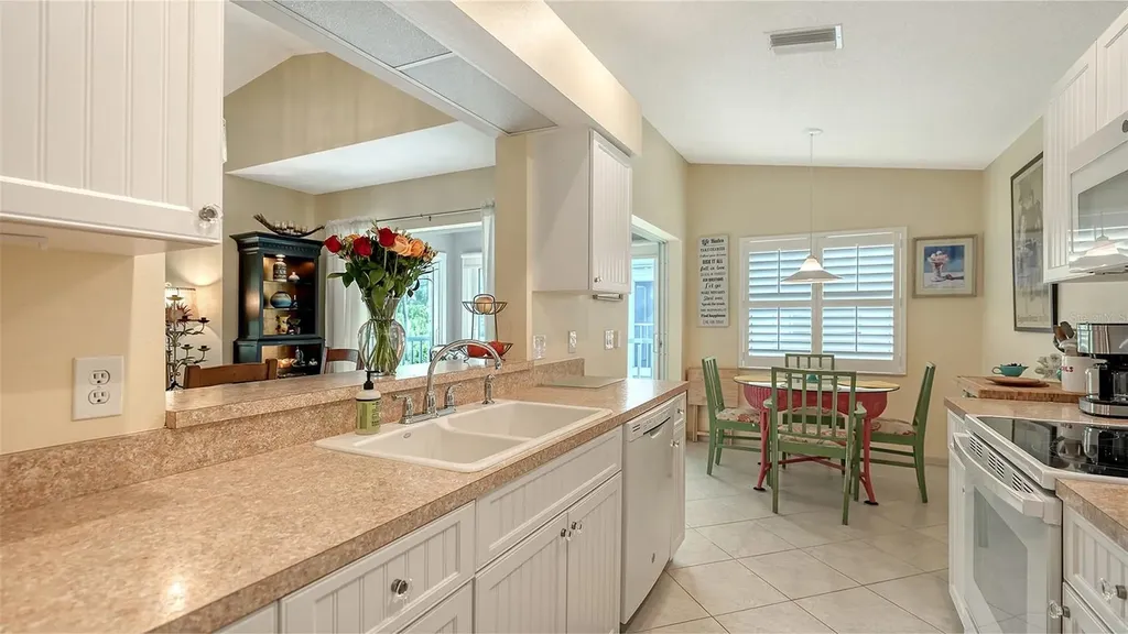 5682 Sheffield Greene Circle Sarasota FL 34235