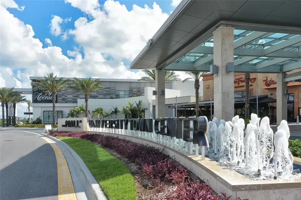 5682 Sheffield Greene Circle Sarasota FL 34235