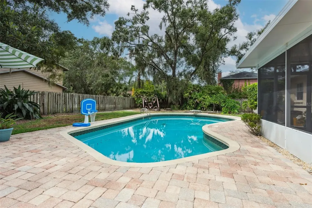 413 Montrose Avenue Temple Terrace FL 33617