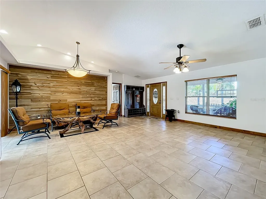 527 Sunnyside Drive Leesburg FL 34748