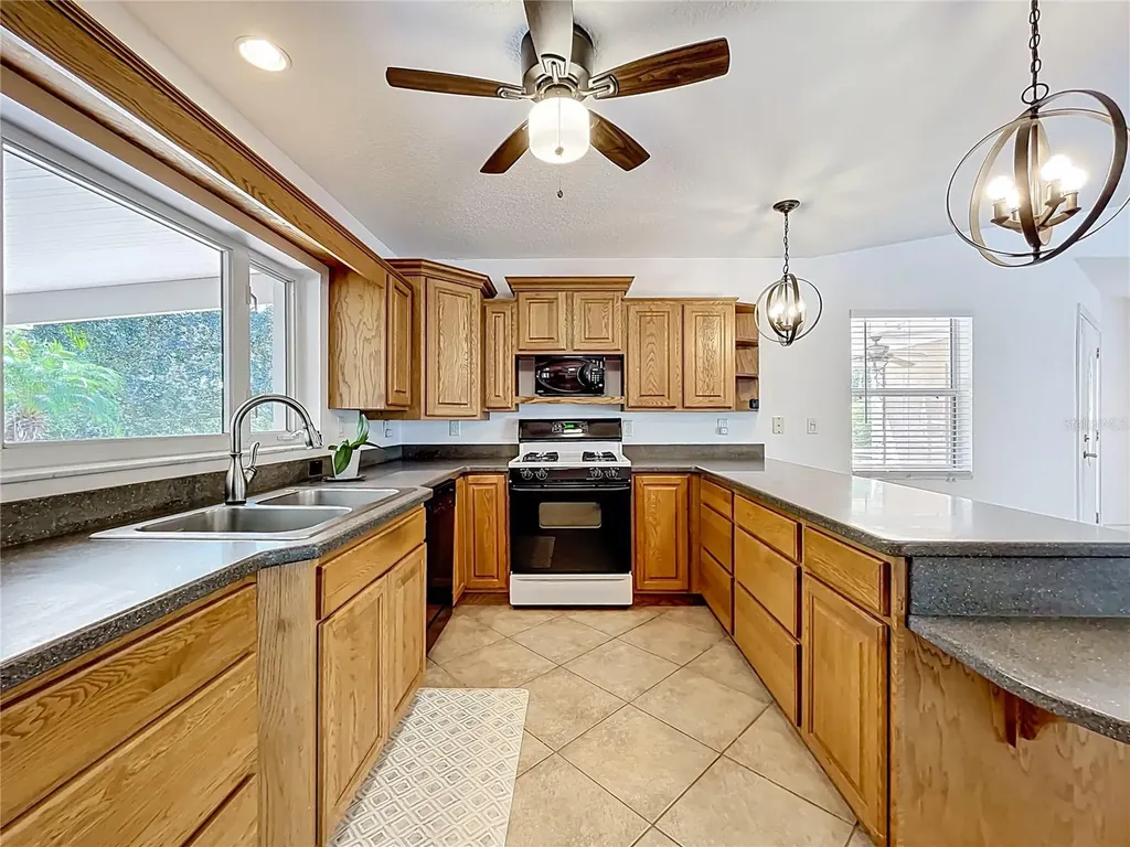 527 Sunnyside Drive Leesburg FL 34748