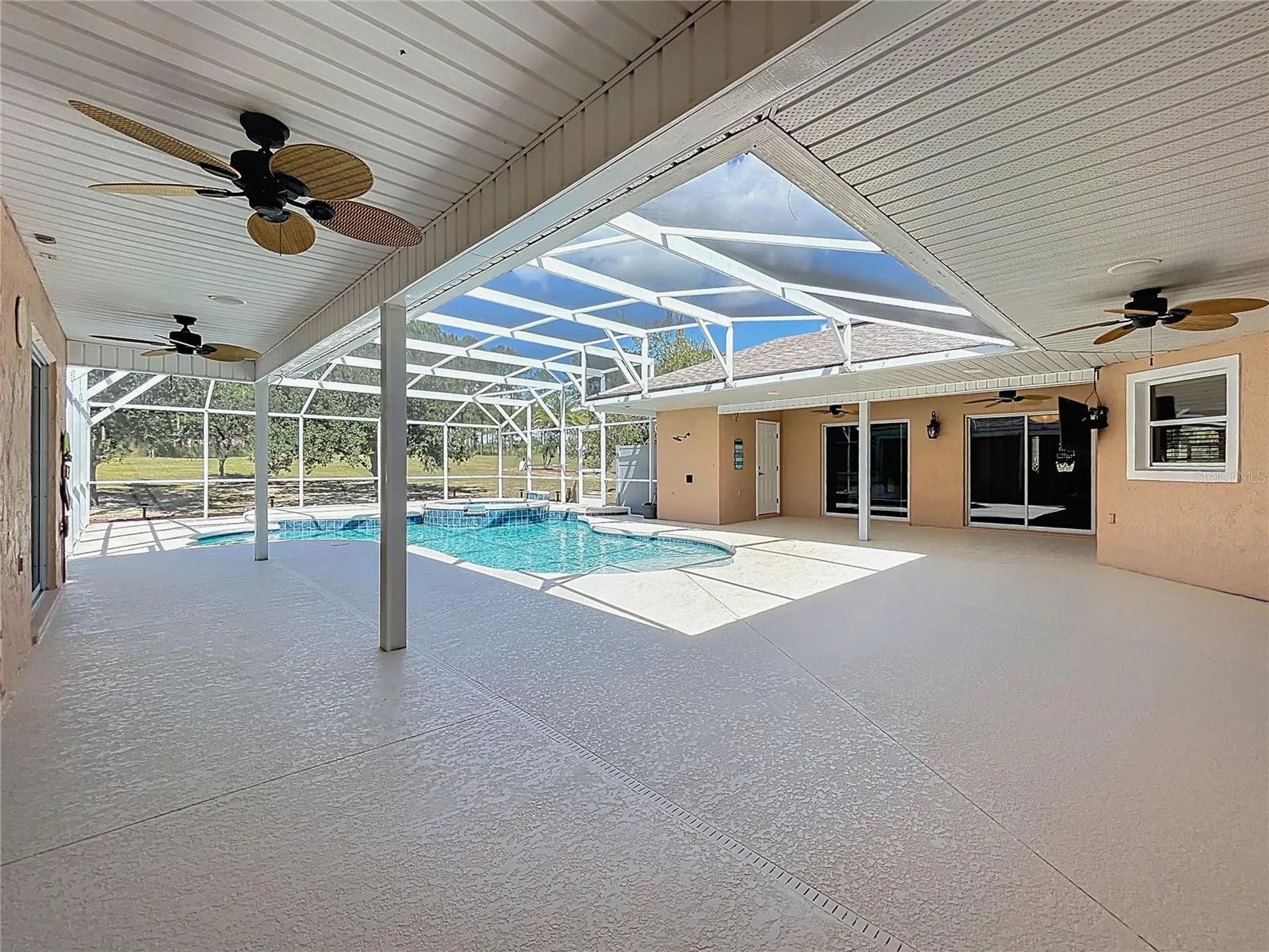 527 Sunnyside Drive Leesburg FL 34748