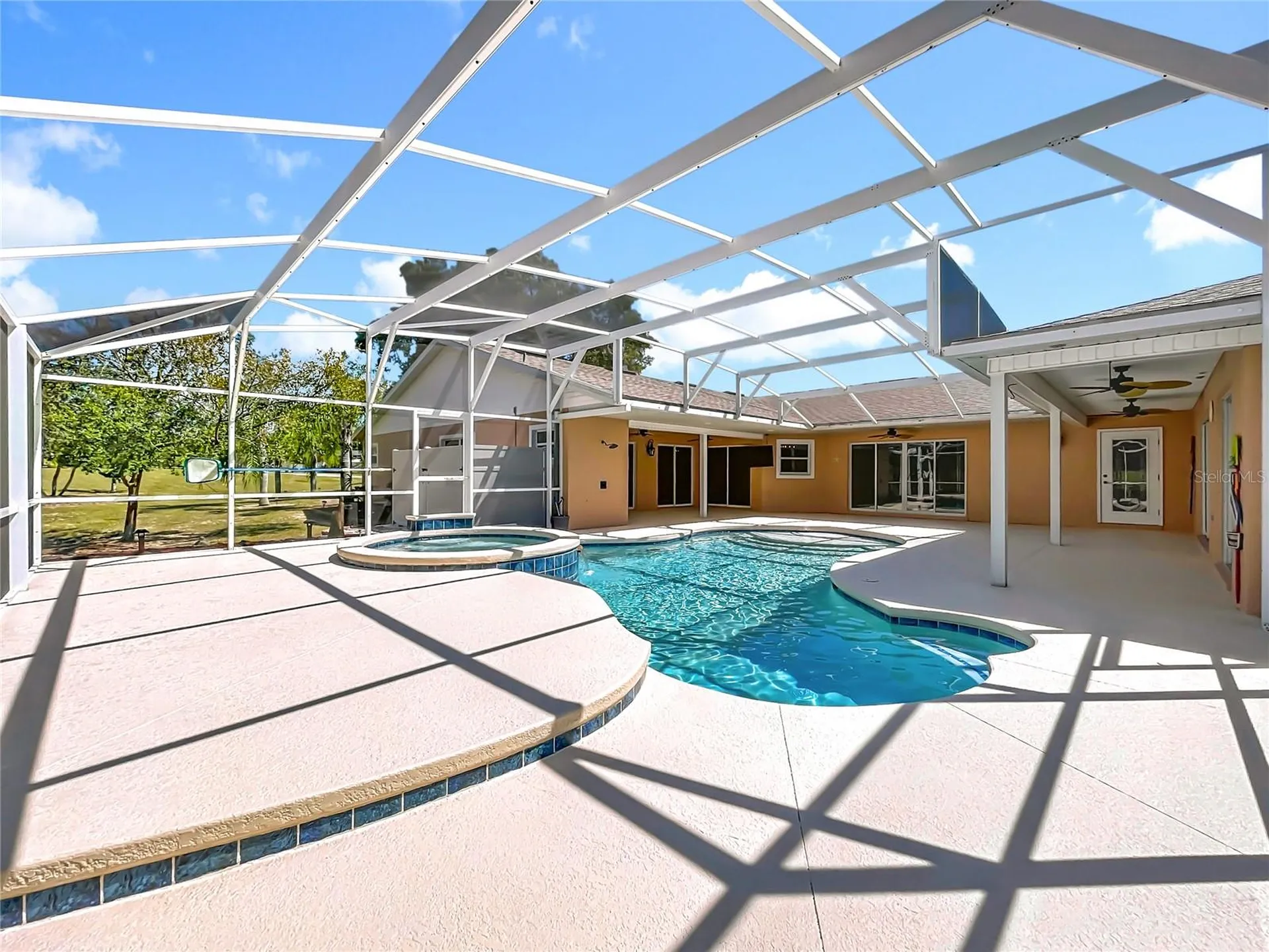 527 Sunnyside Drive Leesburg FL 34748
