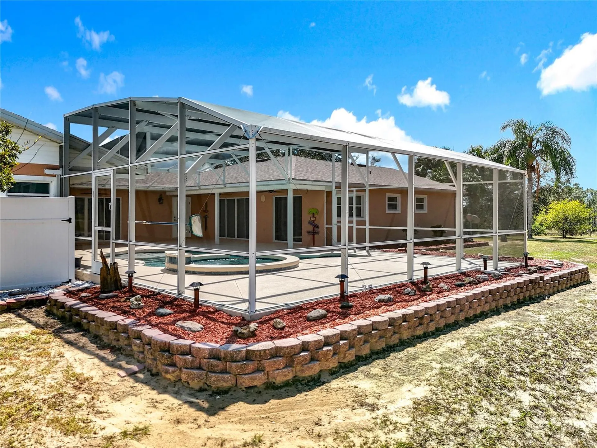 527 Sunnyside Drive Leesburg FL 34748