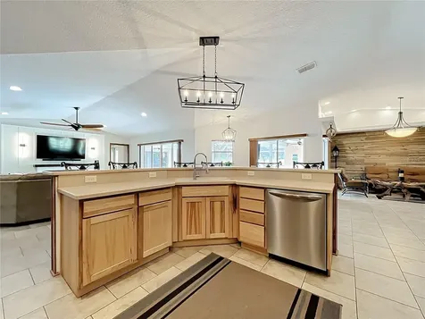 527 Sunnyside Drive Leesburg FL 34748