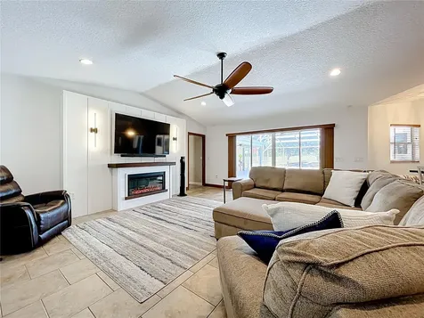 527 Sunnyside Drive Leesburg FL 34748
