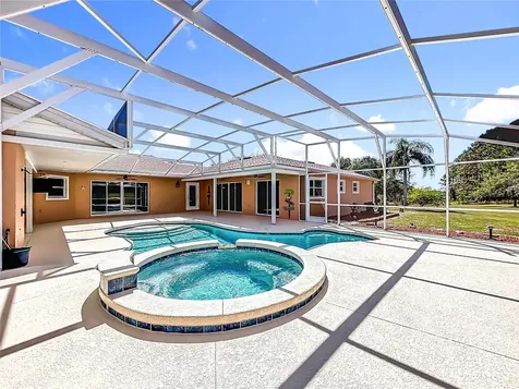 527 Sunnyside Drive Leesburg FL 34748