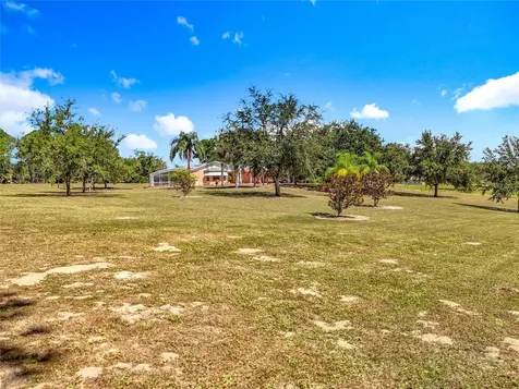 527 Sunnyside Drive Leesburg FL 34748