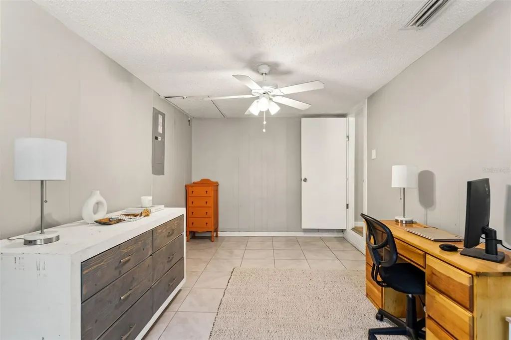 1215 E Lambright Street Tampa FL 33604