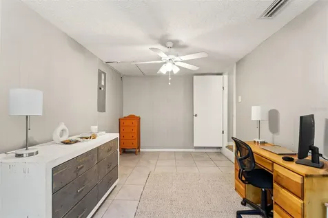 1215 E Lambright Street Tampa FL 33604