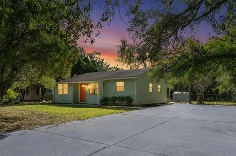 1215 E Lambright Street Tampa FL 33604