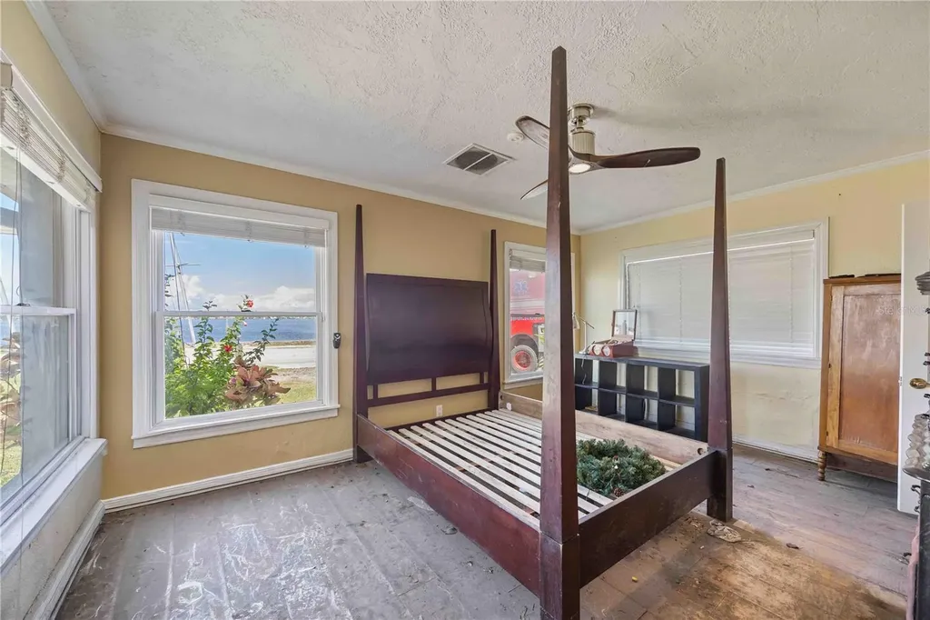 2507 Riverview Boulevard Bradenton FL 34205