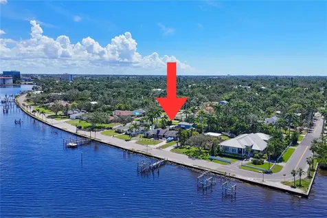 2507 Riverview Boulevard Bradenton FL 34205