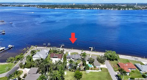 2507 Riverview Boulevard Bradenton FL 34205