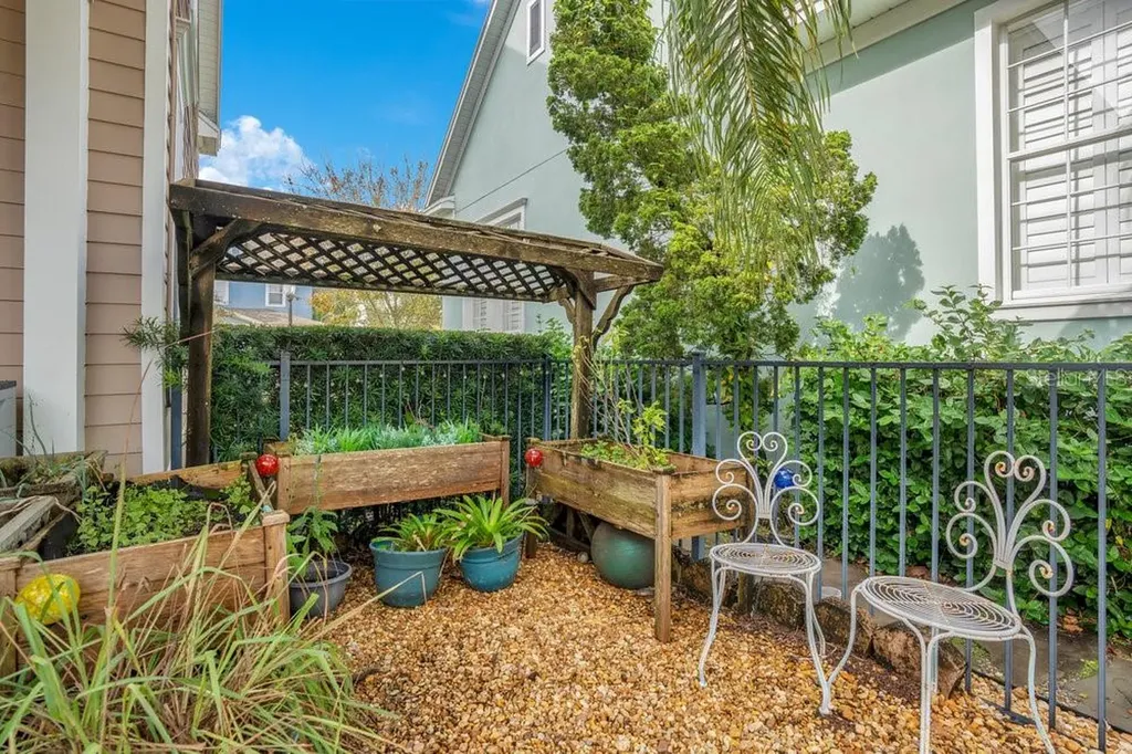 1131 Fern Avenue Orlando FL 32814