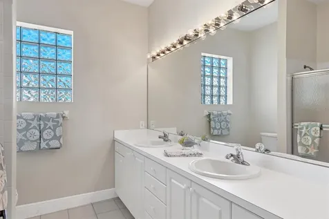 8708 Grey Oaks Avenue Sarasota FL 34238