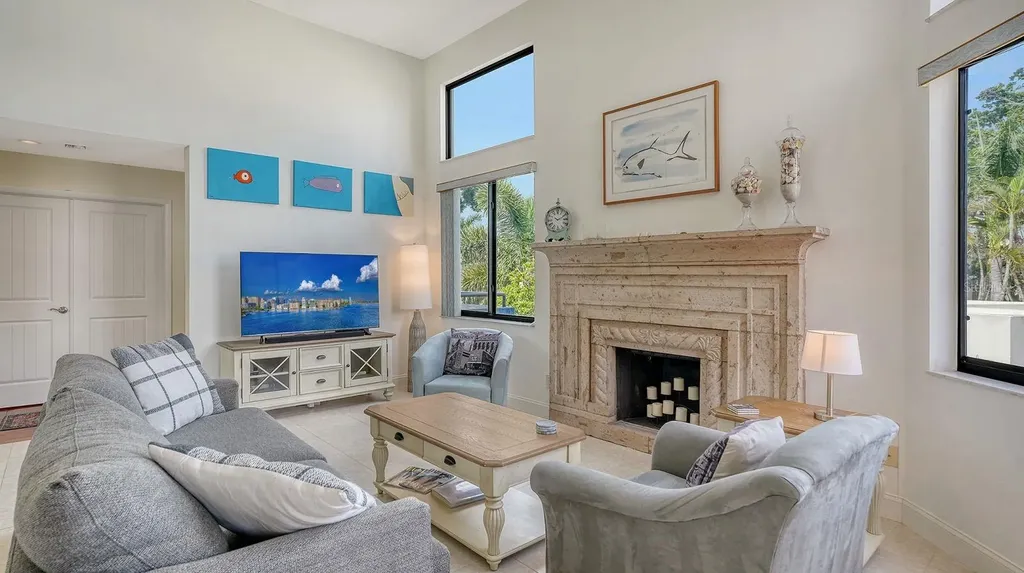 1922 Harbourside Drive Longboat Key FL 34228