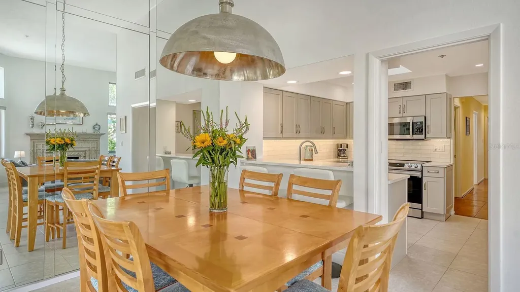 1922 Harbourside Drive Longboat Key FL 34228