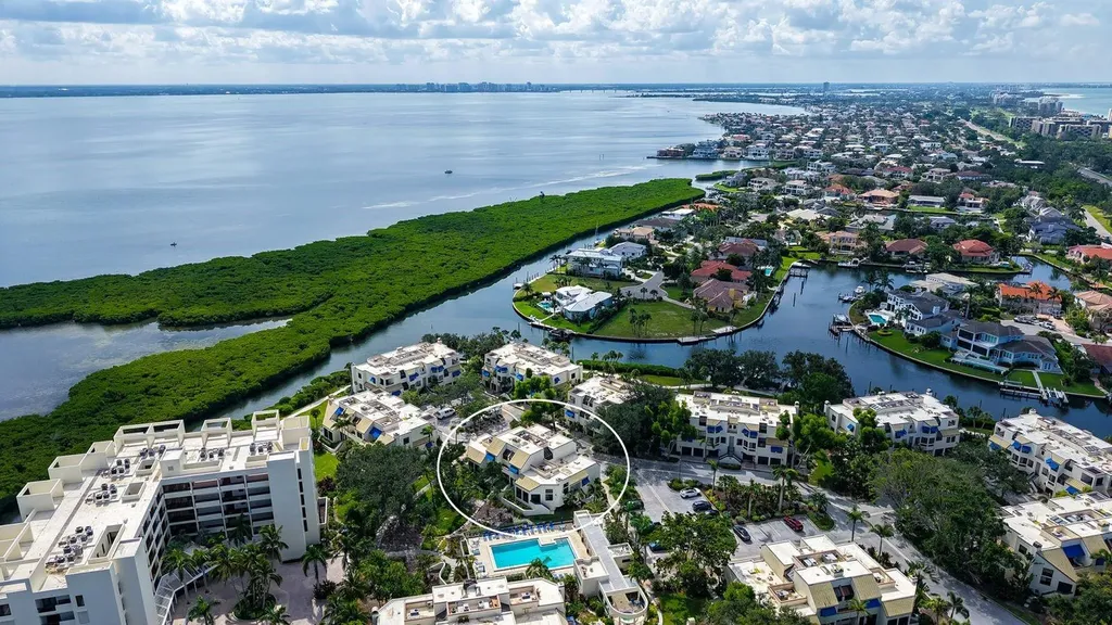1922 Harbourside Drive Longboat Key FL 34228