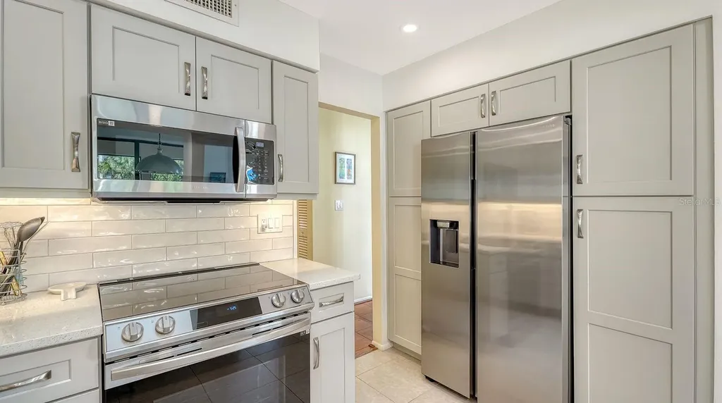 1922 Harbourside Drive Longboat Key FL 34228