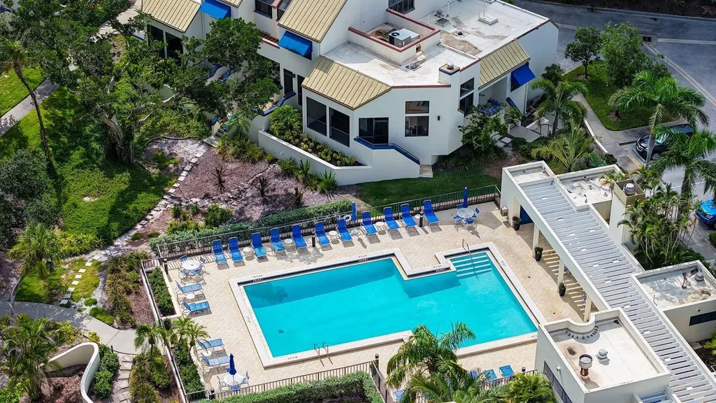 1922 Harbourside Drive Longboat Key FL 34228