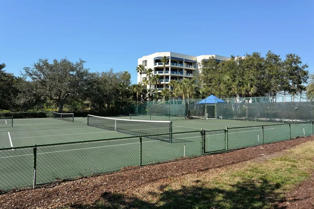 1922 Harbourside Drive Longboat Key FL 34228