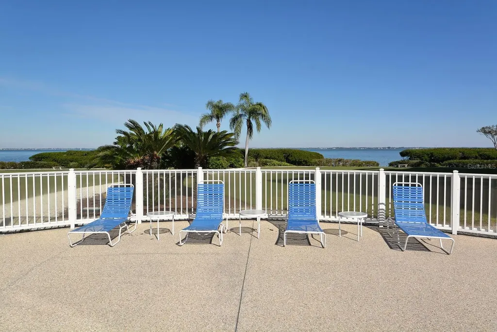 1922 Harbourside Drive Longboat Key FL 34228